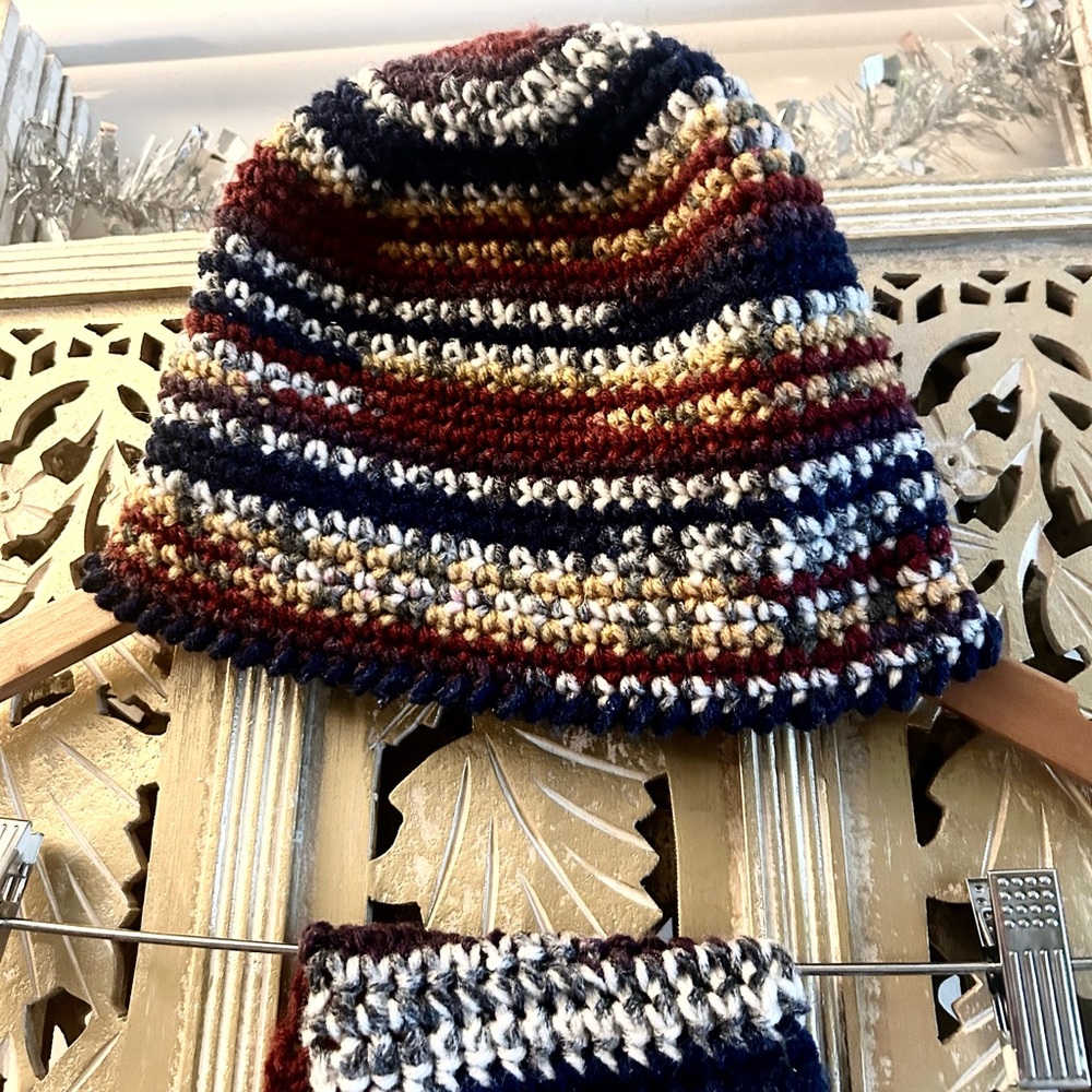 Elegant Blue Burgundy Cream Yellow Crochet Scarf and Hat Set handmade preppy - Picture 3 of 5